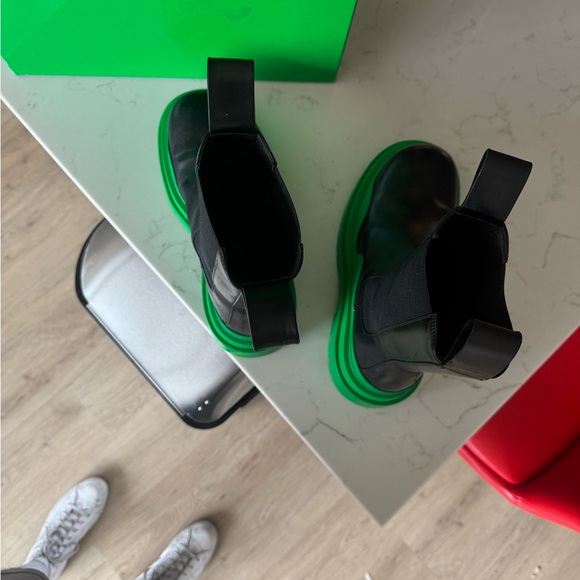 Bottega Veneta Tire Boots - Picture 4 of 5